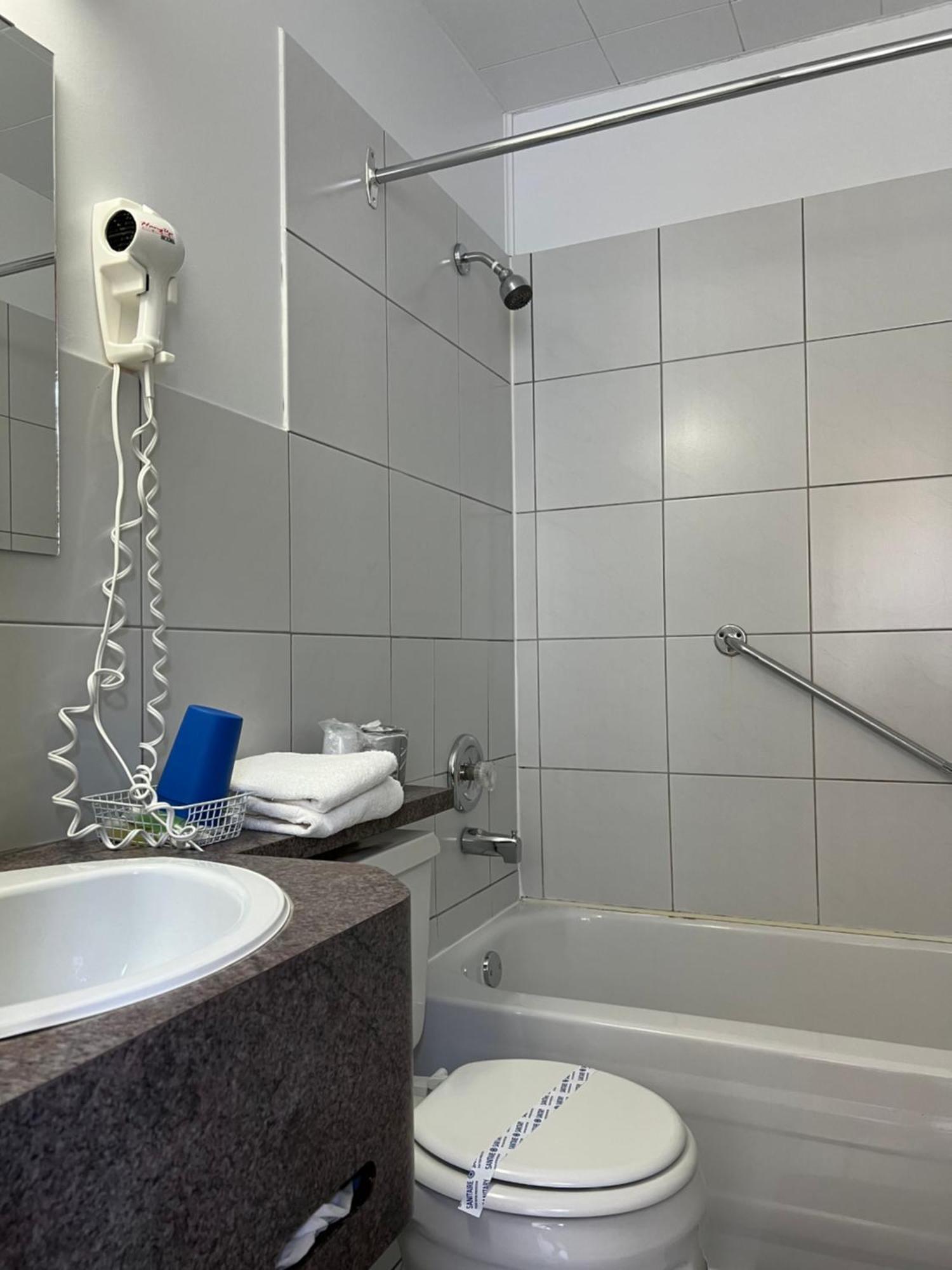 Le Campagnard Hotell Matane Exteriör bild