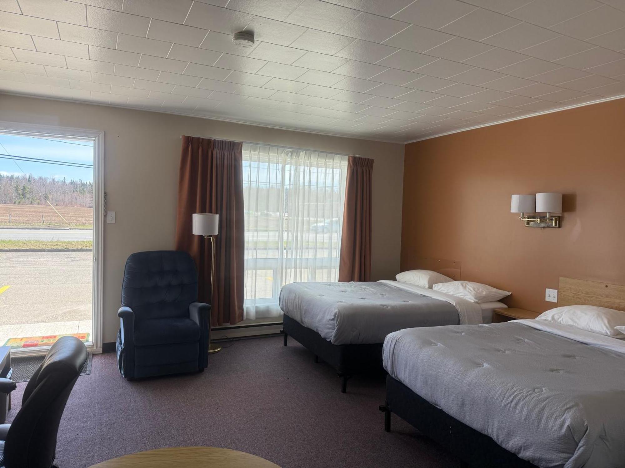 Le Campagnard Hotell Matane Exteriör bild